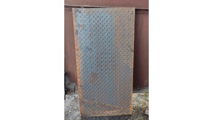 лист стальной рифленый чечевица 3 мм С245 купить в Казани