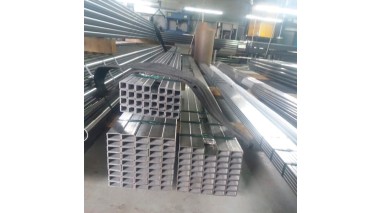 Труба нержавеющая профильная сварная квадратная 40x40x4 мм 12Х18Н10Т ГОСТ 30245-2003 фото